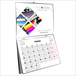 IMPRESIÓN DE CALENDARIO ENVARILLADO CON FALDILLA